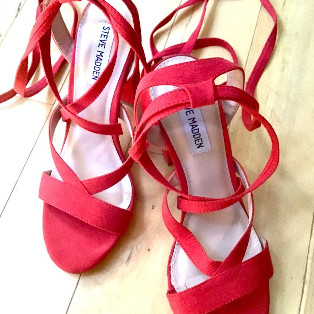 Steve Madden red high heel shoes. Size 7.5.